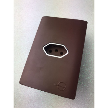 Conjunto Tomada 10A Horizontal - Novara Especiais Marrom Fosco Conjunto Tomada 10A Horizontal - Novara Especiais Marrom Fosco